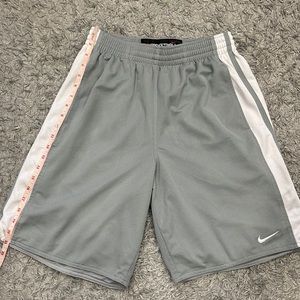 Men's Nike Basketball Short Size M